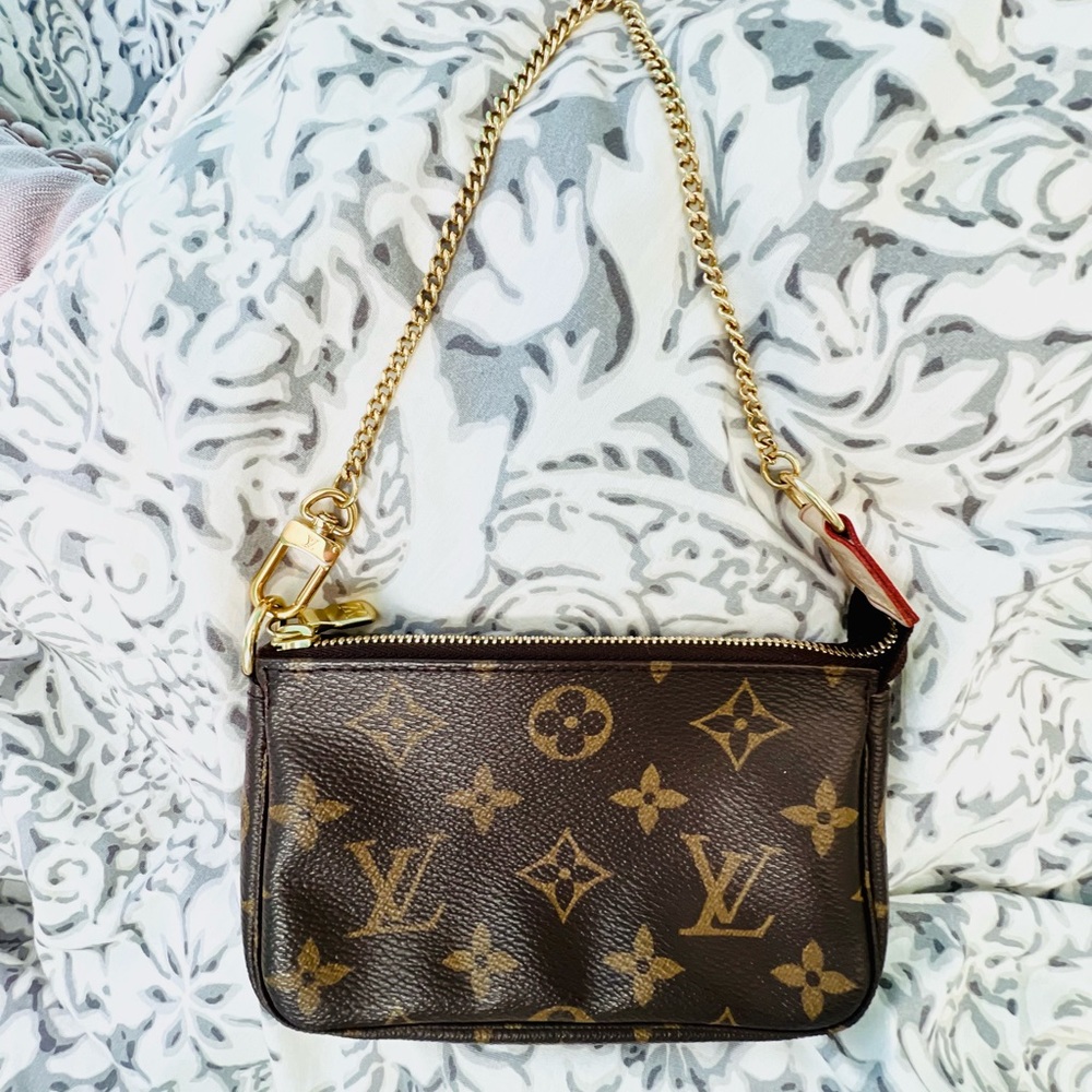 LOUIS VUITTON MINI POCHETTE